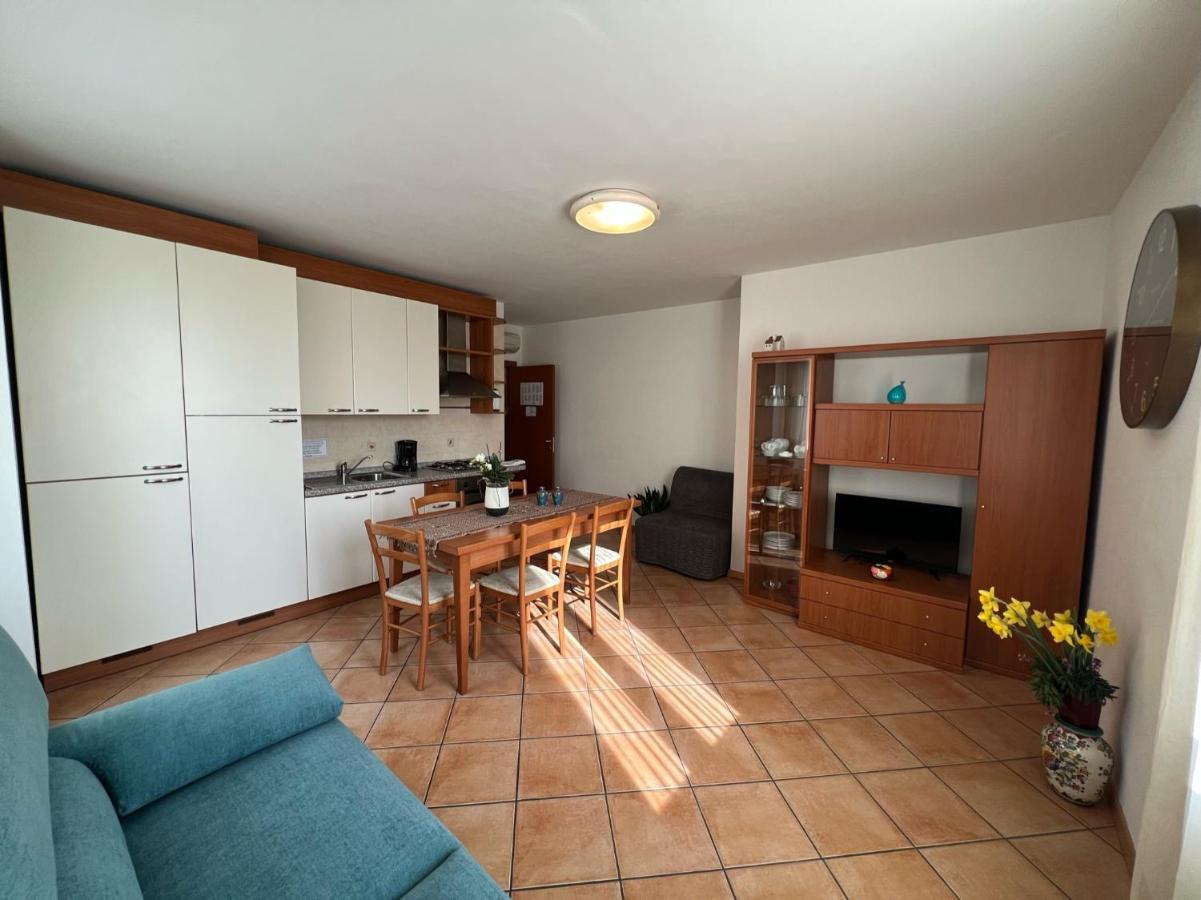 Appartamenti Baia Azzurra 6. Torbole Sul Garda Luaran gambar