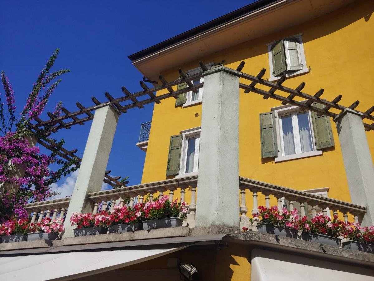 Appartamenti Baia Azzurra 6. Torbole Sul Garda Luaran gambar