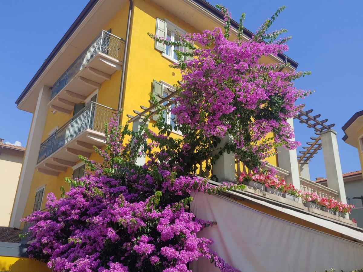 Appartamenti Baia Azzurra 6. Torbole Sul Garda Luaran gambar